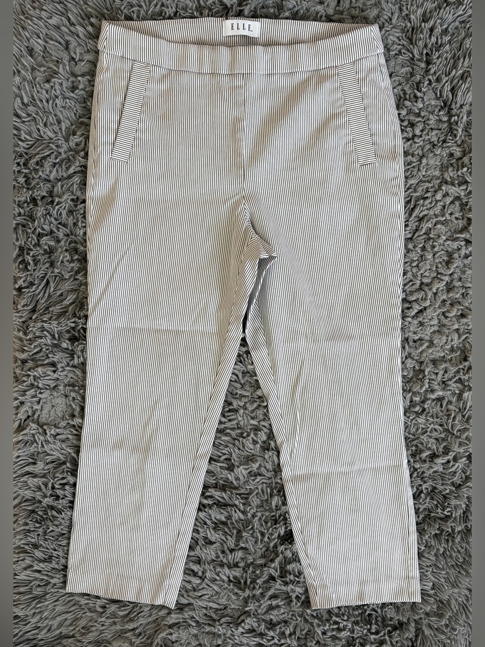Elle Pants Gray and White Pinstripe Cropped Trousers Pull On Stretch SZ: L - Picture 2 of 10